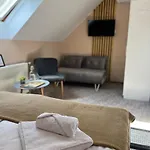 Aventurin House *** Penzion