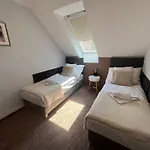Penzion Aventurin House *** Révfülöp