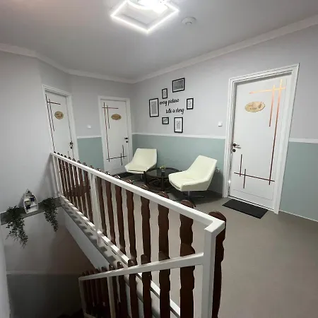 Гостевой дом Aventurin House ***