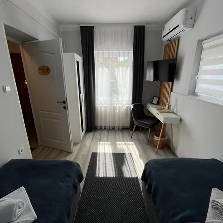 Гостевой дом Aventurin House *** Ревфюлёп