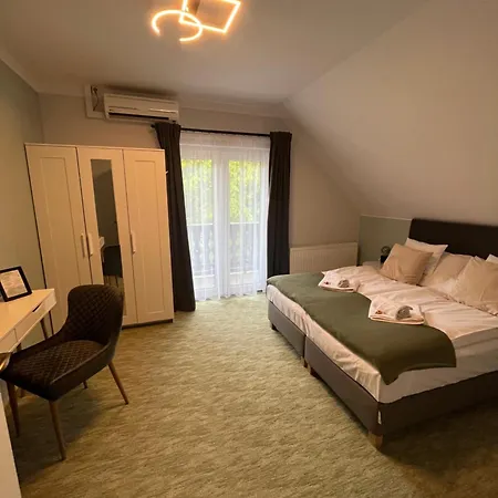 Гостевой дом Aventurin House *** Ревфюлёп