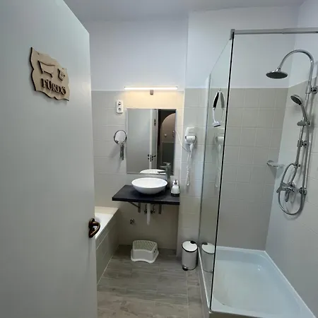Aventurin House *** Gæstehus *
