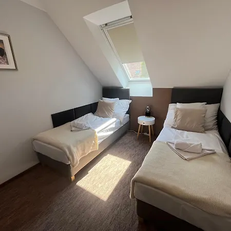Gæstehus Aventurin House *** Révfülöp