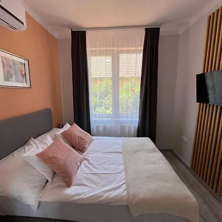 Aventurin House *** Révfülöp
