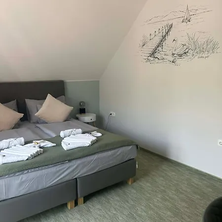 Гостевой дом Aventurin House *** Ревфюлёп